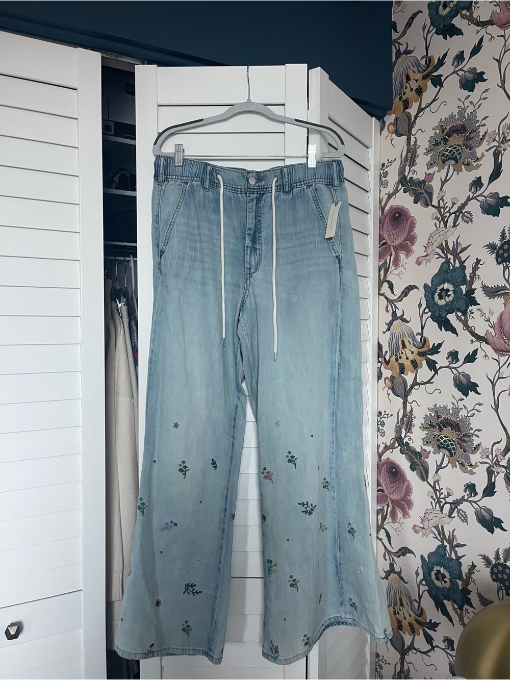 Anthropologie Light Blue Embroidered Wide-Leg Jeans with Drawstring